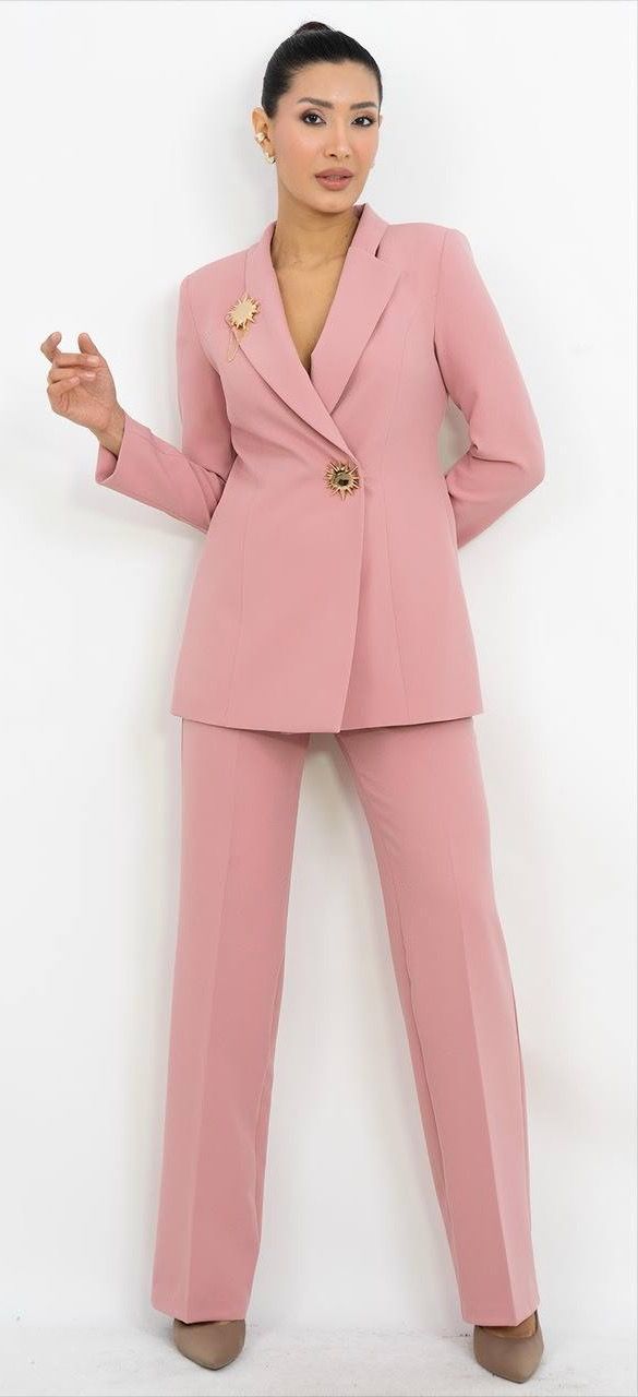 Broş Detaylı V Yaka Takım Elbise 5