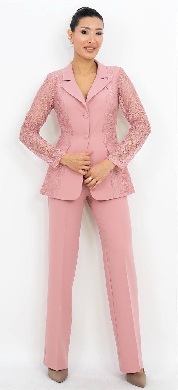 Dantel Detaylı V Yaka Takım Elbise