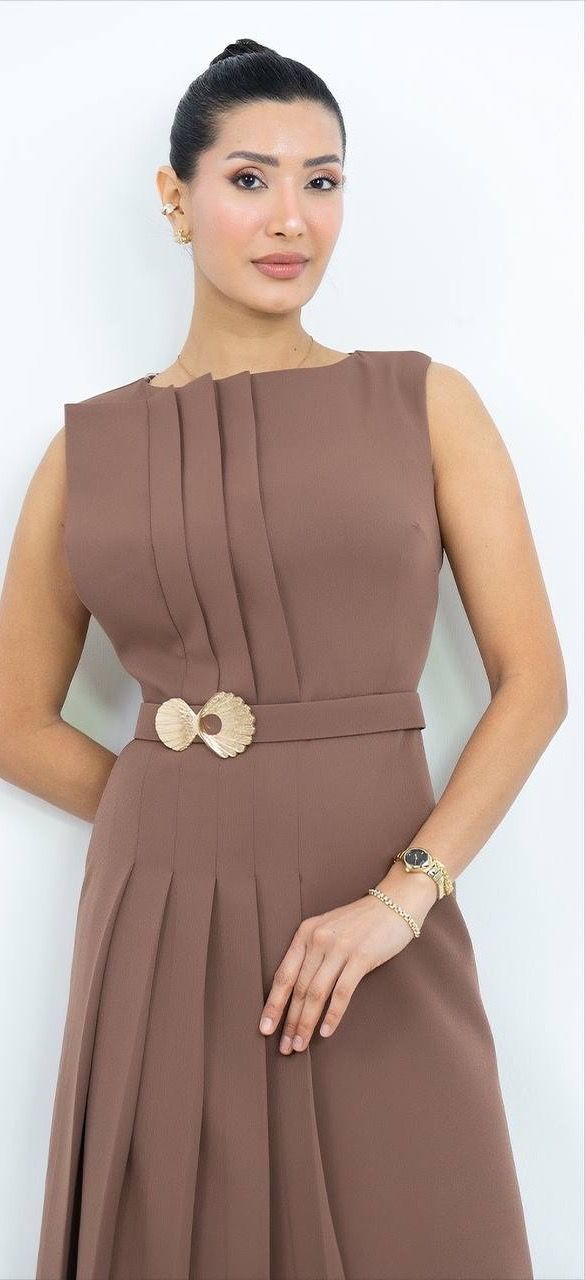 Kemer Detaylı Kısa Kollu Elbise