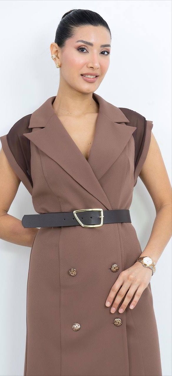 Kemer Detaylı V Yaka Elbise