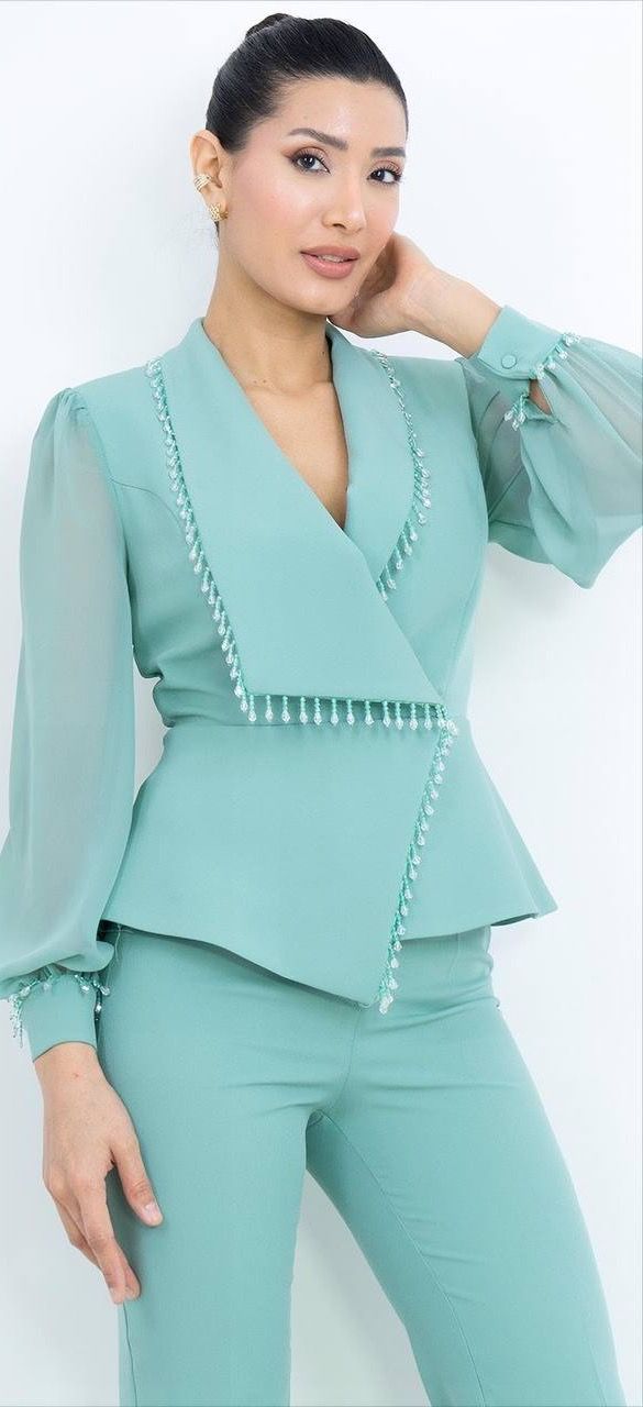 Tül Detaylı V Yaka Takım Elbise 2