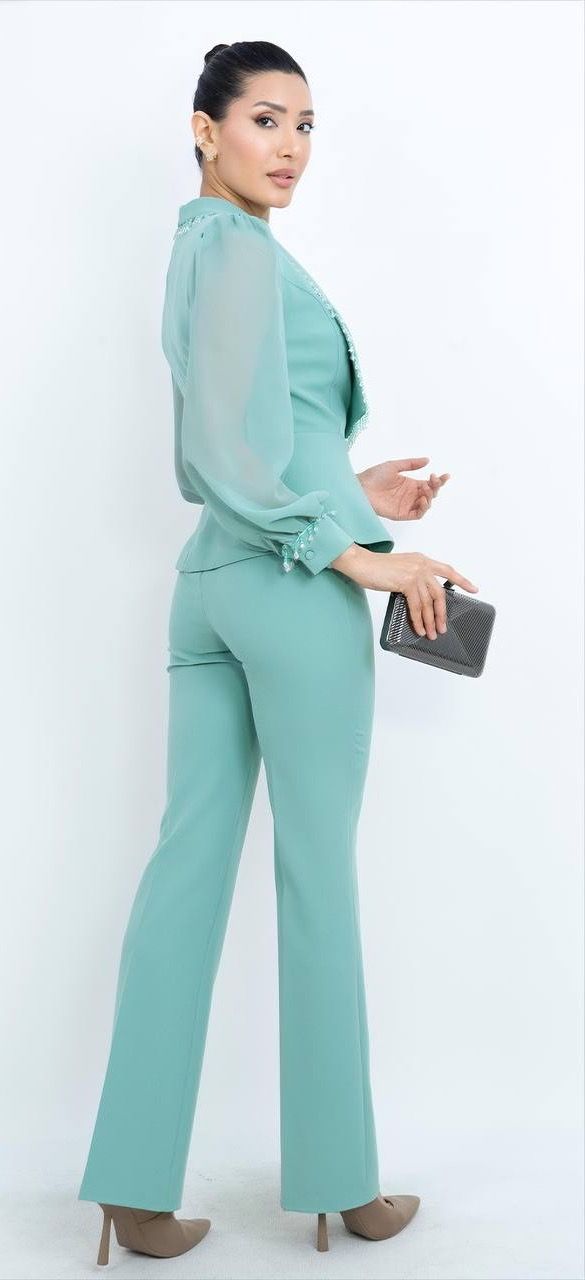 Tül Detaylı V Yaka Takım Elbise 4