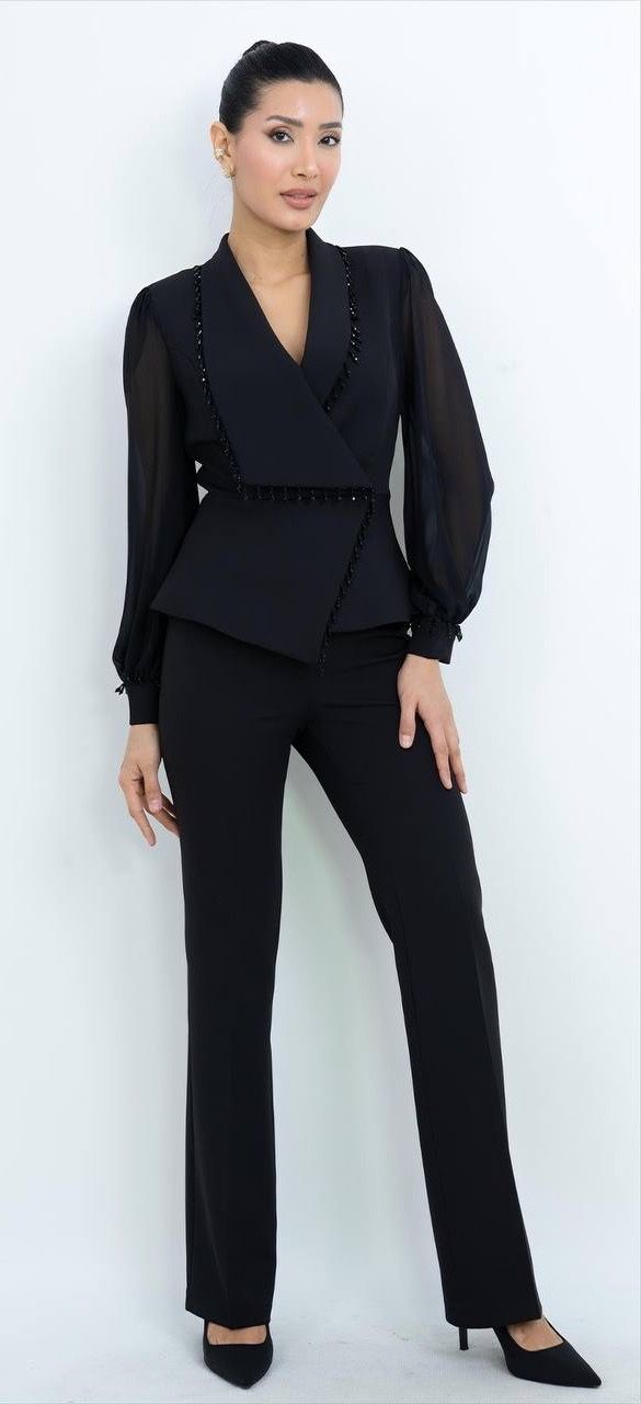 Tül Detaylı V Yaka Takım Elbise 8