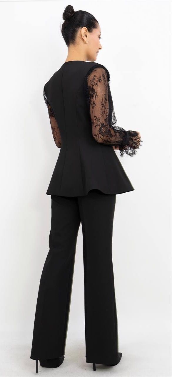 Tül Detaylı V Yaka Takım Elbise 3