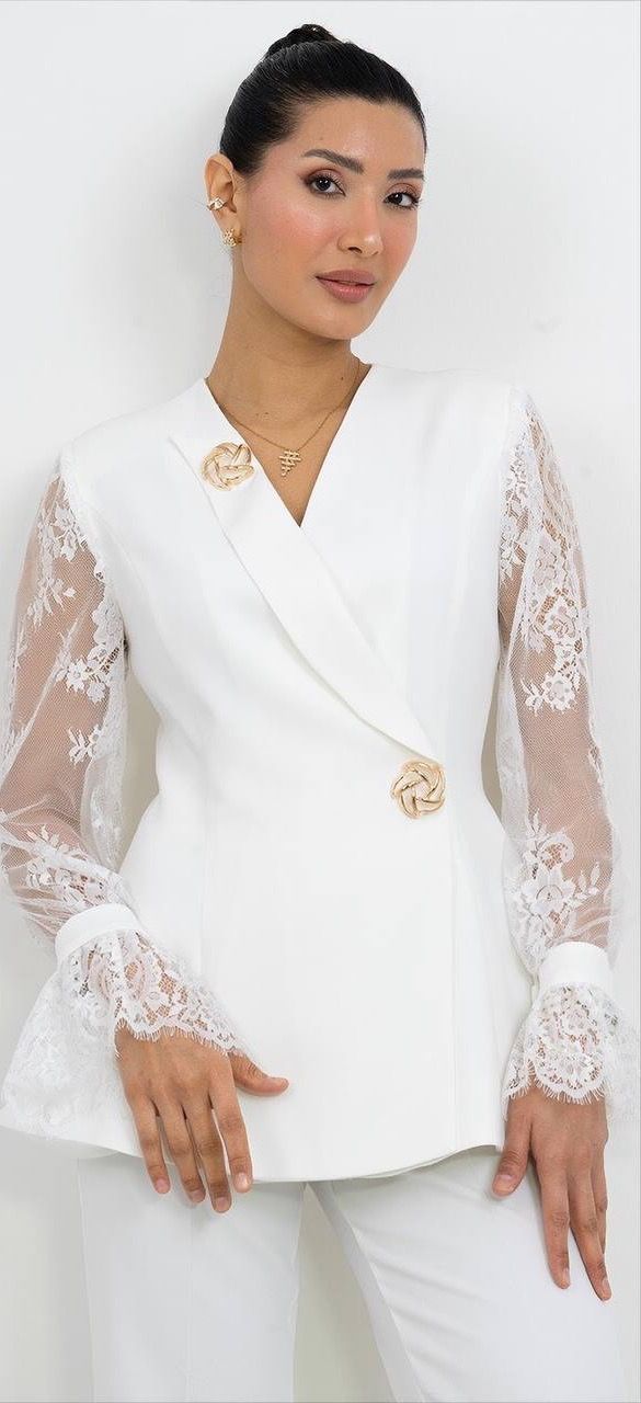 Tül Detaylı V Yaka Takım Elbise 5