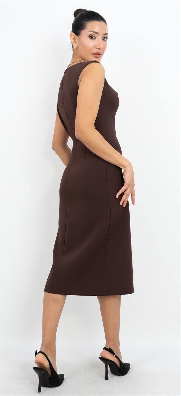 Yırtmaçlı Düğme Detaylı Elbise 4