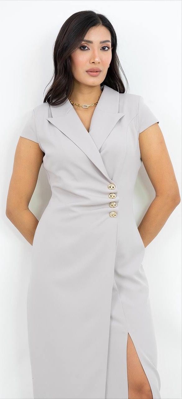 Yırtmaçlı V Yaka Elbise